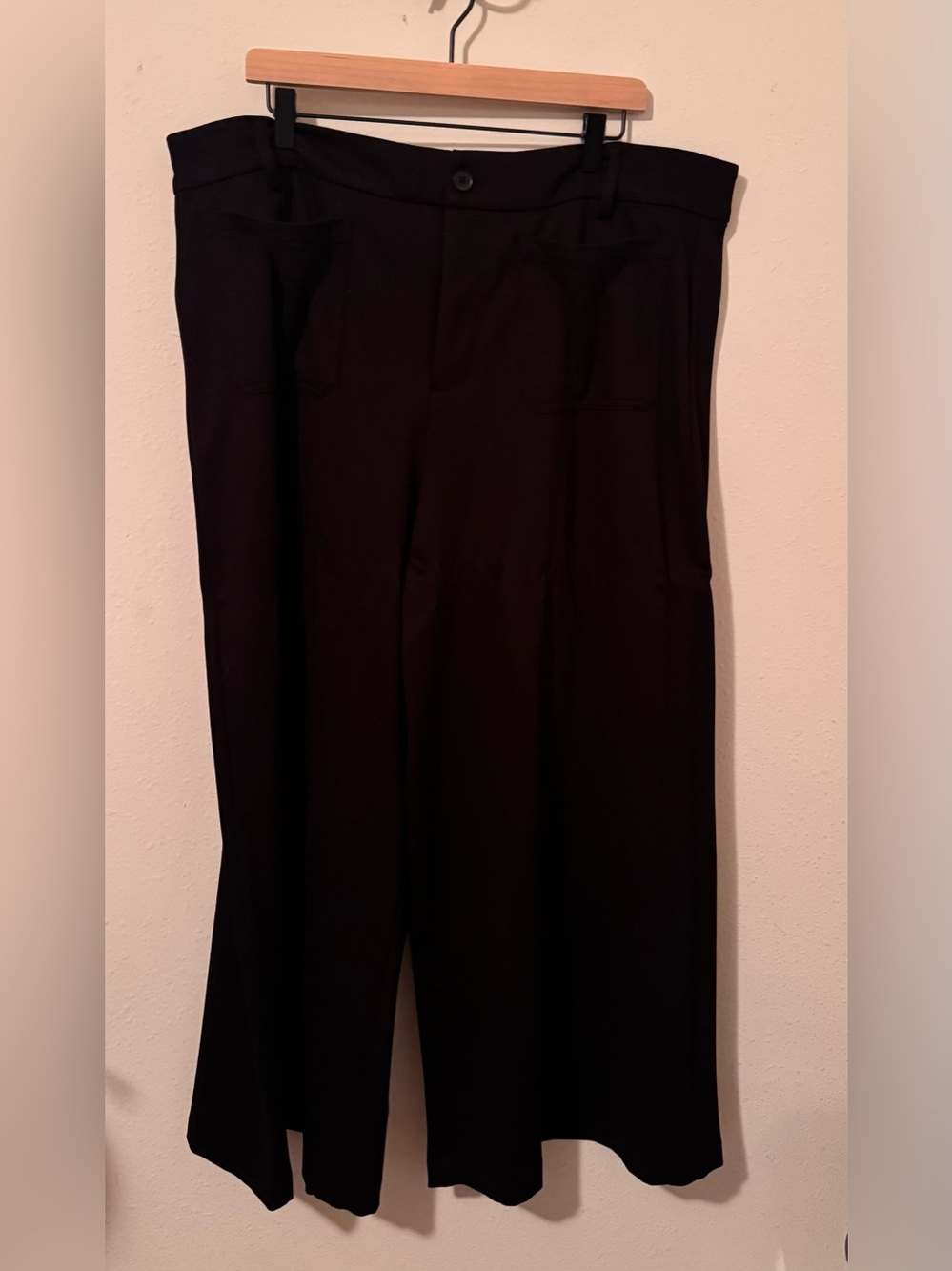 Torrid Patch Pocket Wide Leg Trouser Wide Leg Crop Pants Black Size 20 NWT
